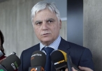 Gobierno canario dice que el decreto del Estado para las renovables 'supone un paso atr�s y caminar como los cangrejos'