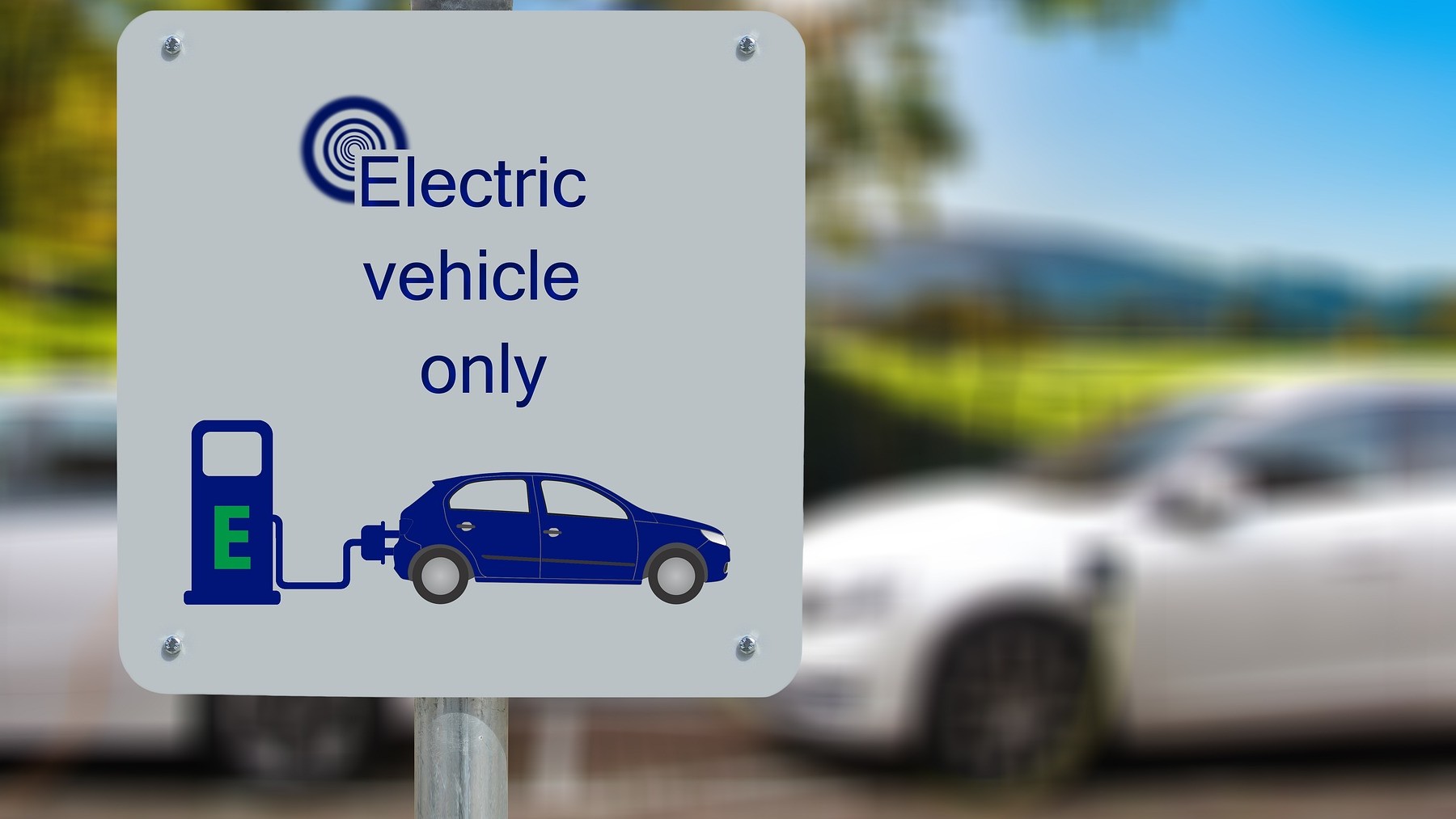 Hybrid vehicle charging