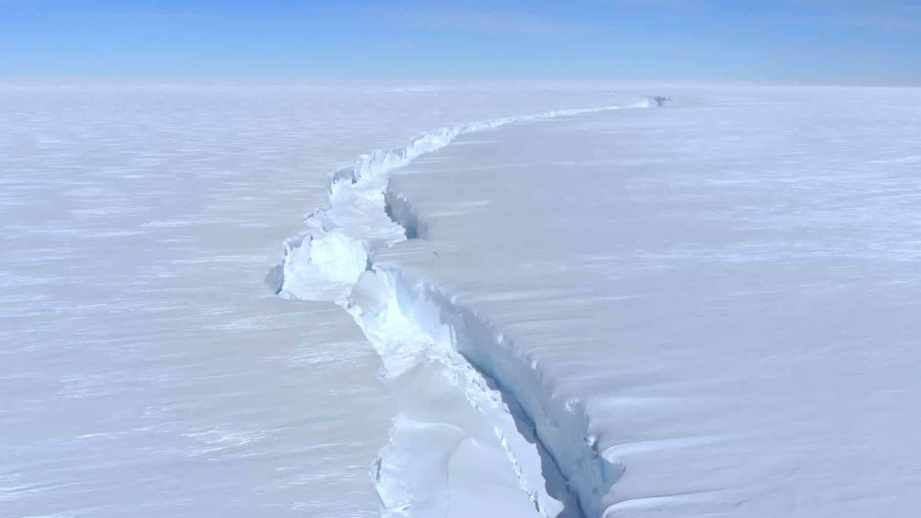 Antarctica iceberg breakoff