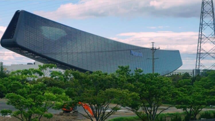 Japan builds first solar chimney in history — 5,000 panels, 530,000 kWh a year and counting 1 Japan Solar Chimney