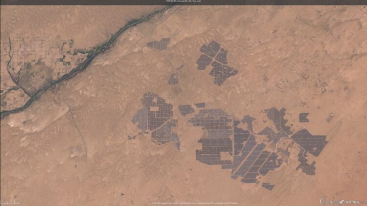 India ignites 10,000,000 solar panels to produce 2,000 MW ― China now has a reason for concern 1 India's Bhadla Solar Park possesses 10 million solar panels that are expected to threaten China's renewable energy production dominance