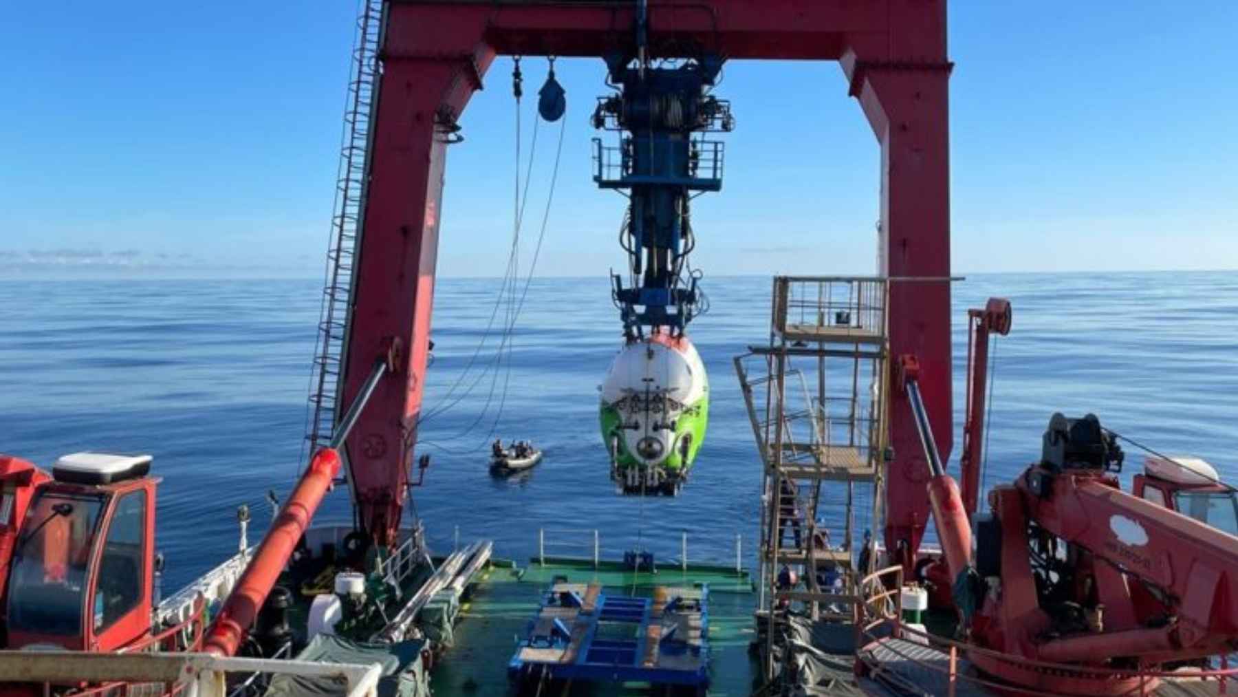 Paola Peña inside a deep sea submersible during her 7,592 meter descent into the Atacama Trench