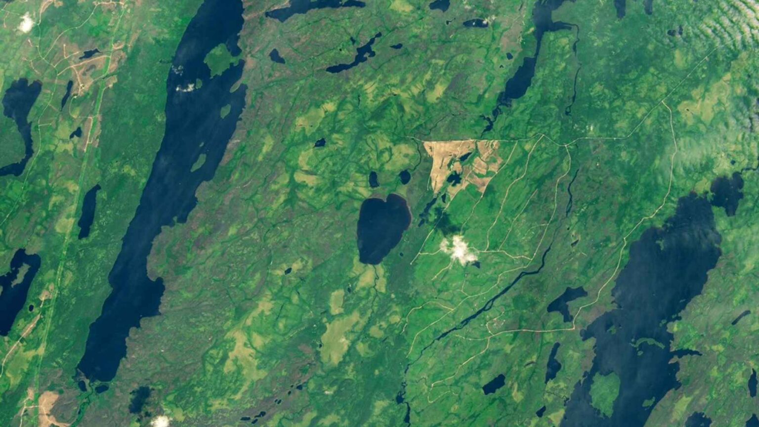 An entire lake disappears overnight in northern Quebec, and the water ...