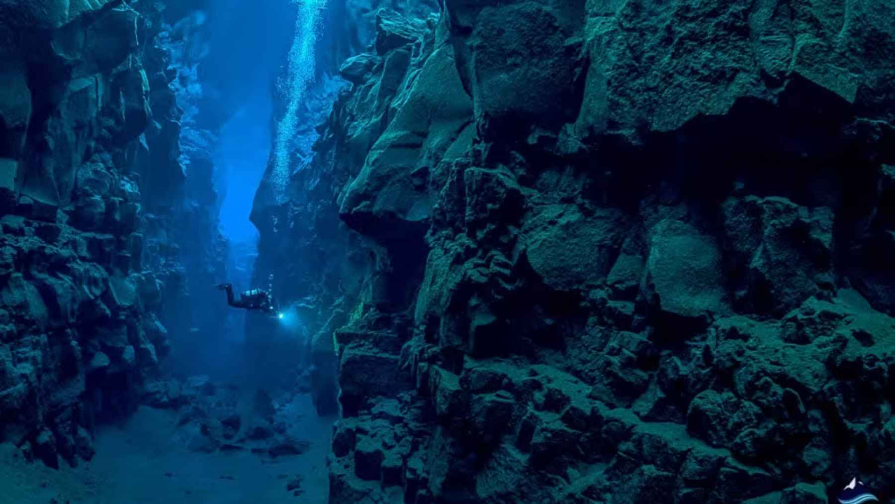 Map and geological analysis of the massive King’s Trough underwater fissure beneath the Atlantic Ocean