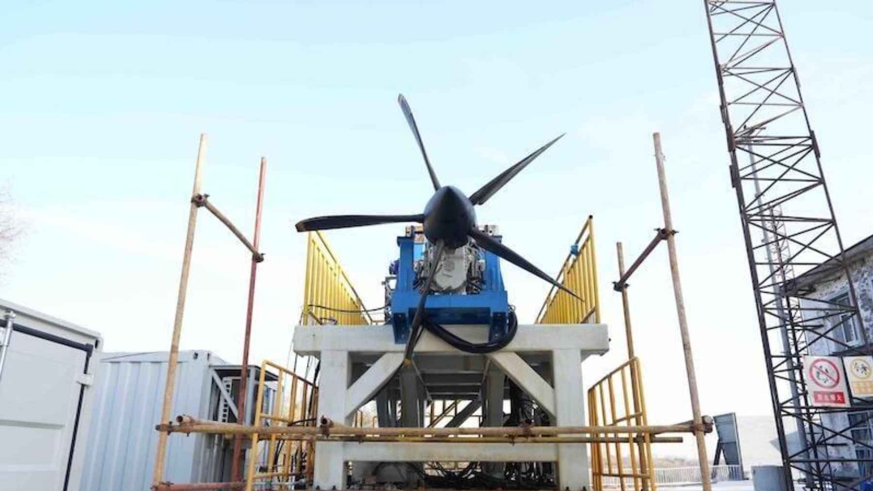 Hydrogen turboprop aircraft engine under testing in China, linked to the AEP100 aviation project.