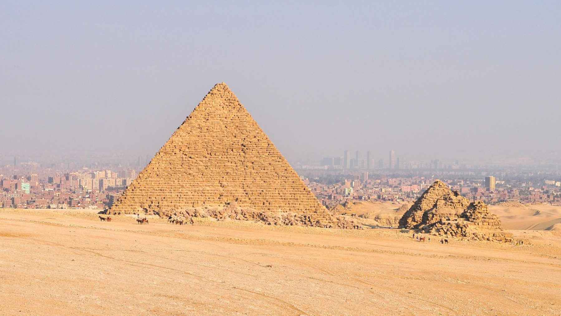 Satellite radar visualization linked to alleged underground structures beneath the Pyramid of Khafre in Giza