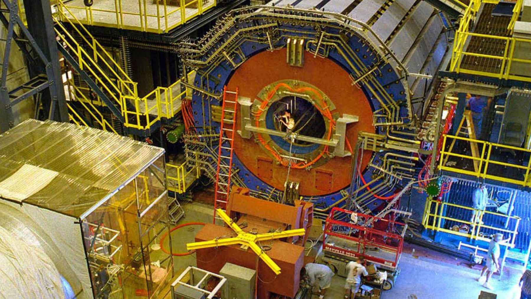 Visualization of quantum particles and lambda hyperons emerging from the vacuum during high-energy proton collisions
