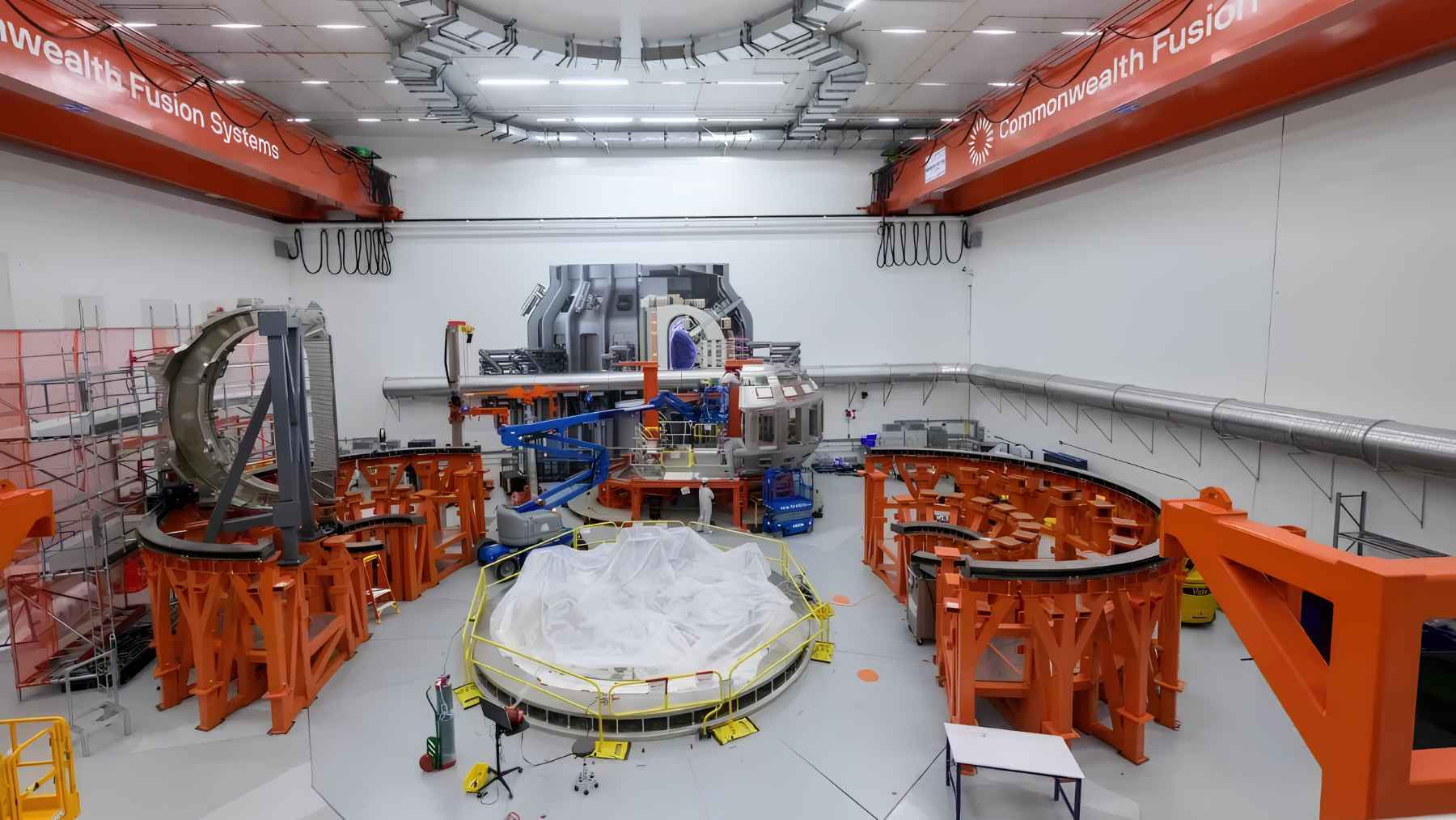Commonwealth Fusion Systems installs a 106,000-pound vessel and hits 75% completion on the SPARC reactor in Massachusetts, a milestone that speeds up America’s fusion timeline 1 SPARC vacuum vessel component inside the Commonwealth Fusion Systems tokamak assembly hall in Devens, Massachusetts.