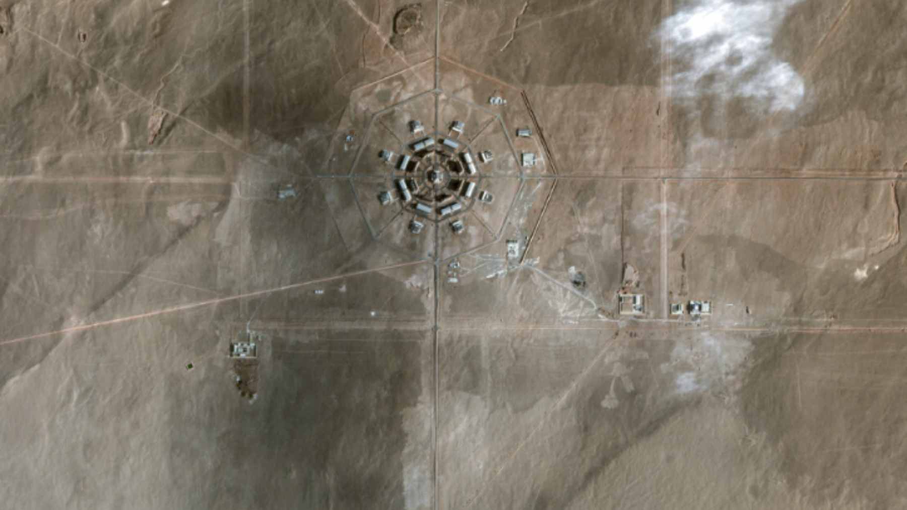 They warn that China might be building strange new structures deep in the desert to reinforce its nuclear deterrence, and what draws attention is that the shapes seem deliberate enough to indicate preparation, not just construction 1 High-resolution satellite imagery showing new octagon-shaped military installations and concrete launch pads in China's remote northwest desert.
