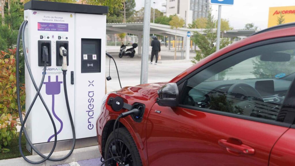 Public Endesa electric vehicle charging station supporting Spain's expanding EV infrastructure.