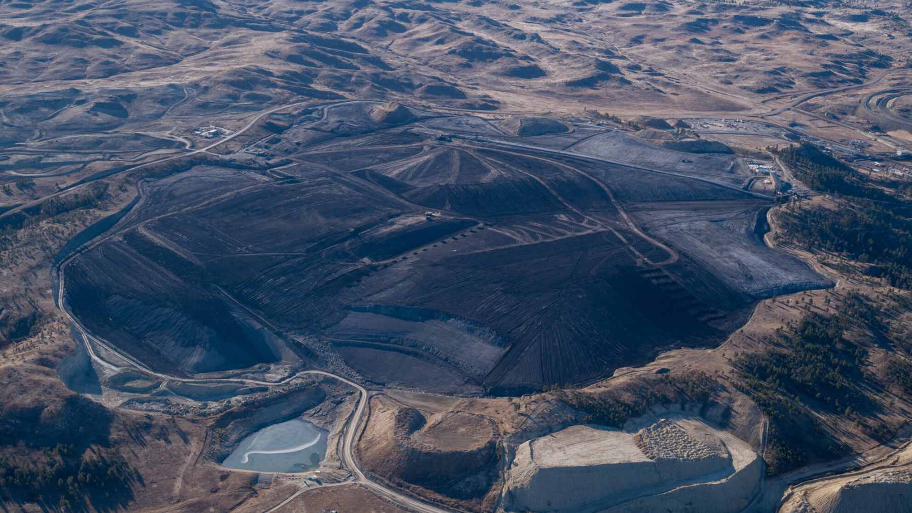 A Montana county commissioner wanted to prepare his county in case coal revenues dried up, and voters ousted him from office in a Republican primary that served as a warning to other mining communities 2 A view of the Bull Mountains Mine landscape in Musselshell County, Montana, a central hub for local jobs and tax revenue.
