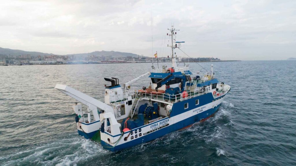 Semi-pelagic flying trawl doors tested during Spain's Mediterranean fishing campaign to reduce seabed disturbance.