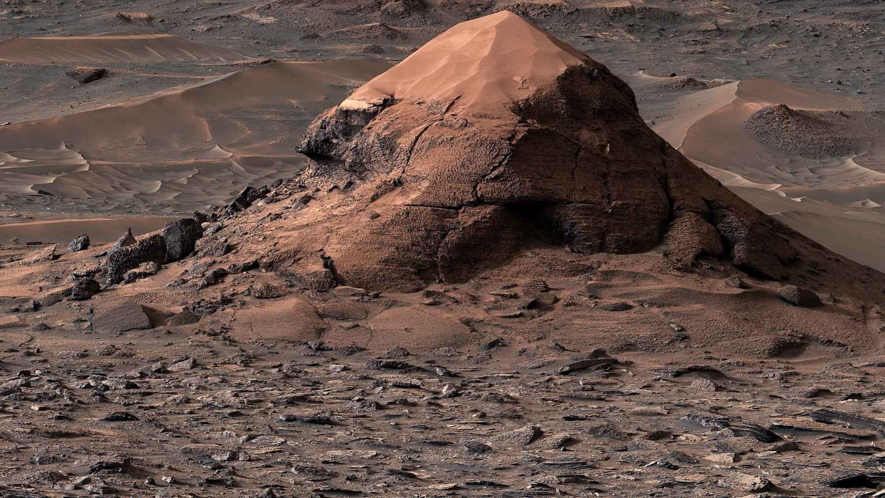 Curiosity rover panorama of Miraflores and the surrounding polygon-covered terrain in Valle Grande on Mars.