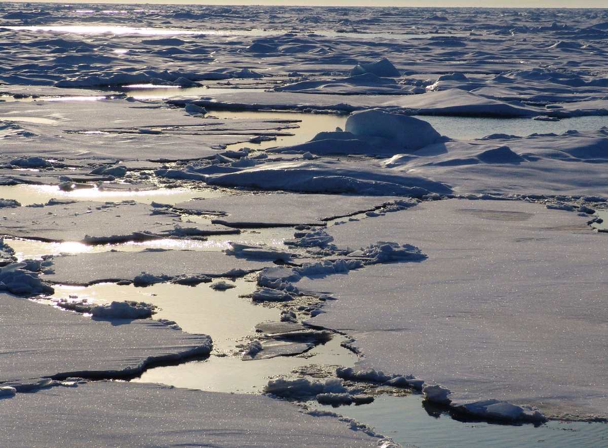 Ice floes coming together in the Arctic Ocean