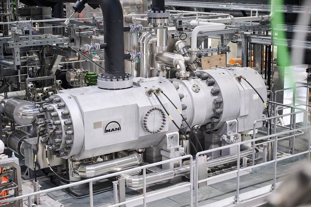 A large MAN seawater heat pump inside a plant