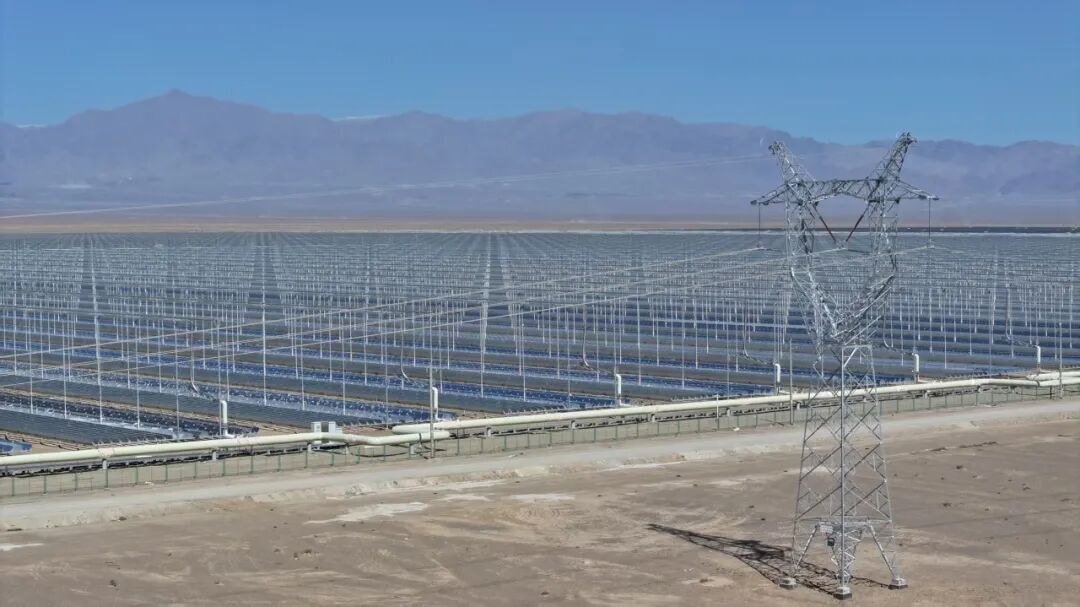 Mirror field and transmission tower at the Hami solar complex in the Gobi