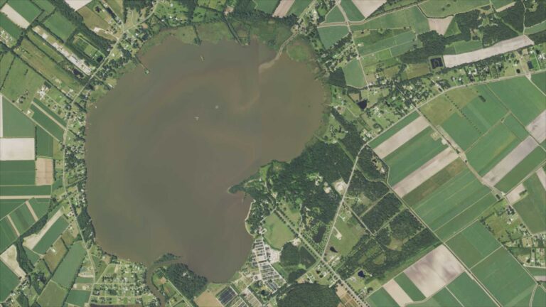 Aerial view of Lake Peigneur and Jefferson Island in Louisiana