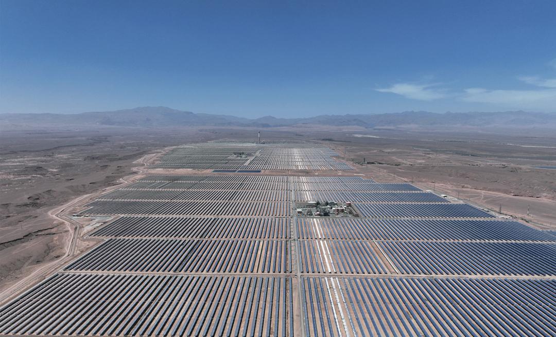 Aerial view of the trough mirror fields of the Noor solar complex near Ouarzazate, Morocco