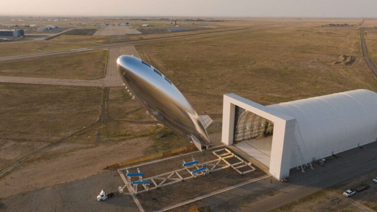 sceye st1 airship leaves hangar new mexico