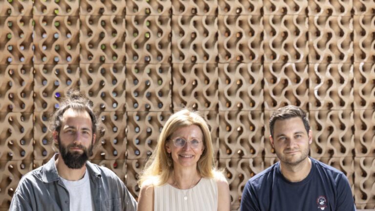 tu graz team ceramic cubes