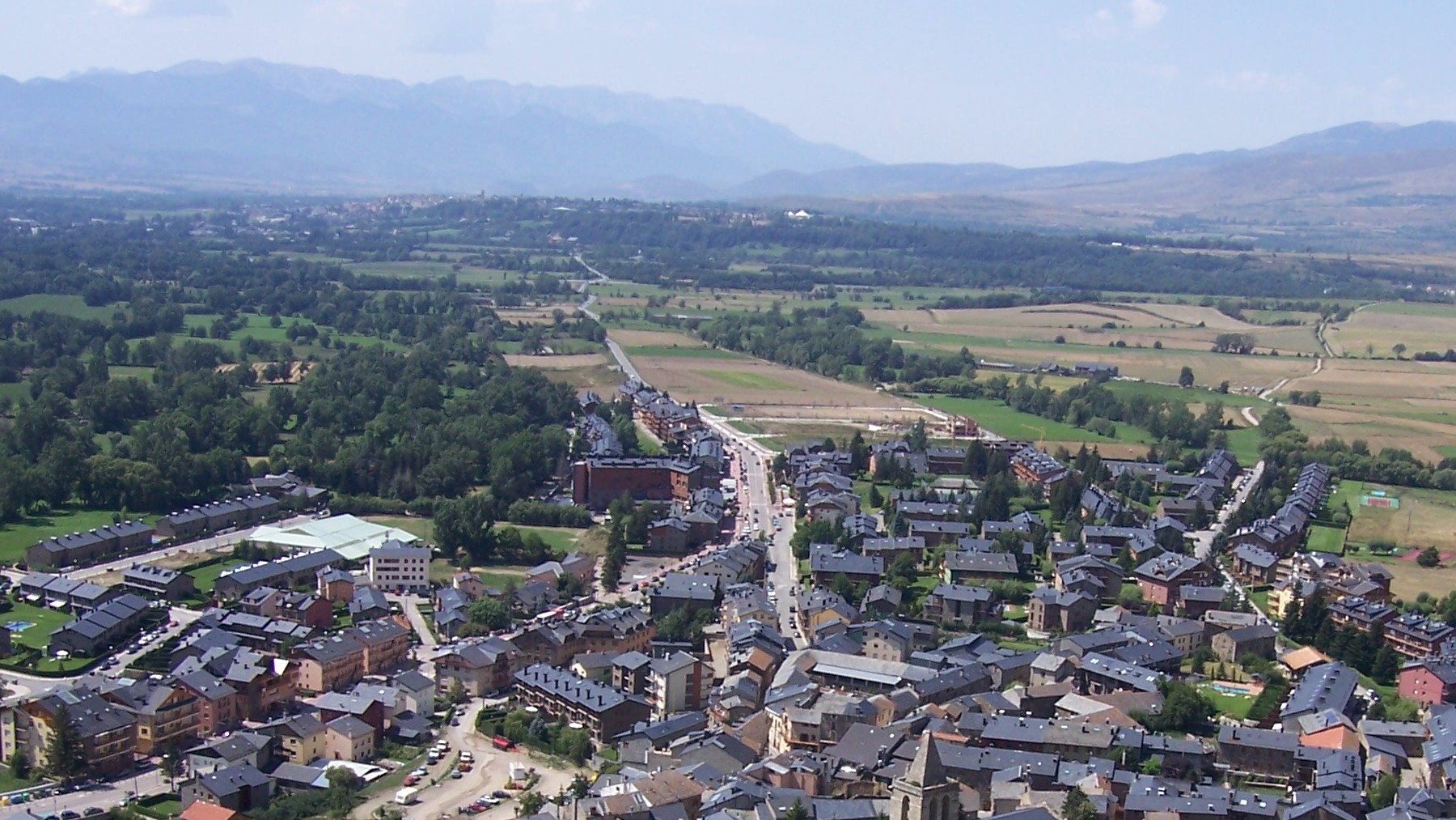 pueblo español, Llívia