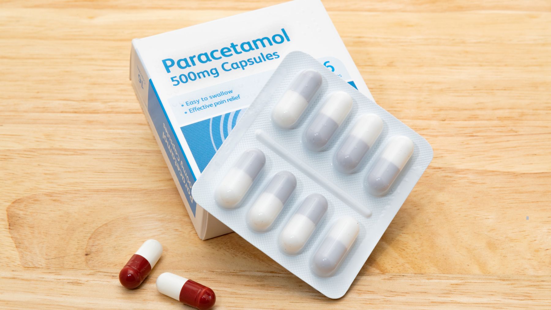 Caja y cápsulas de paracetamol utilizadas habitualmente durante el embarazo