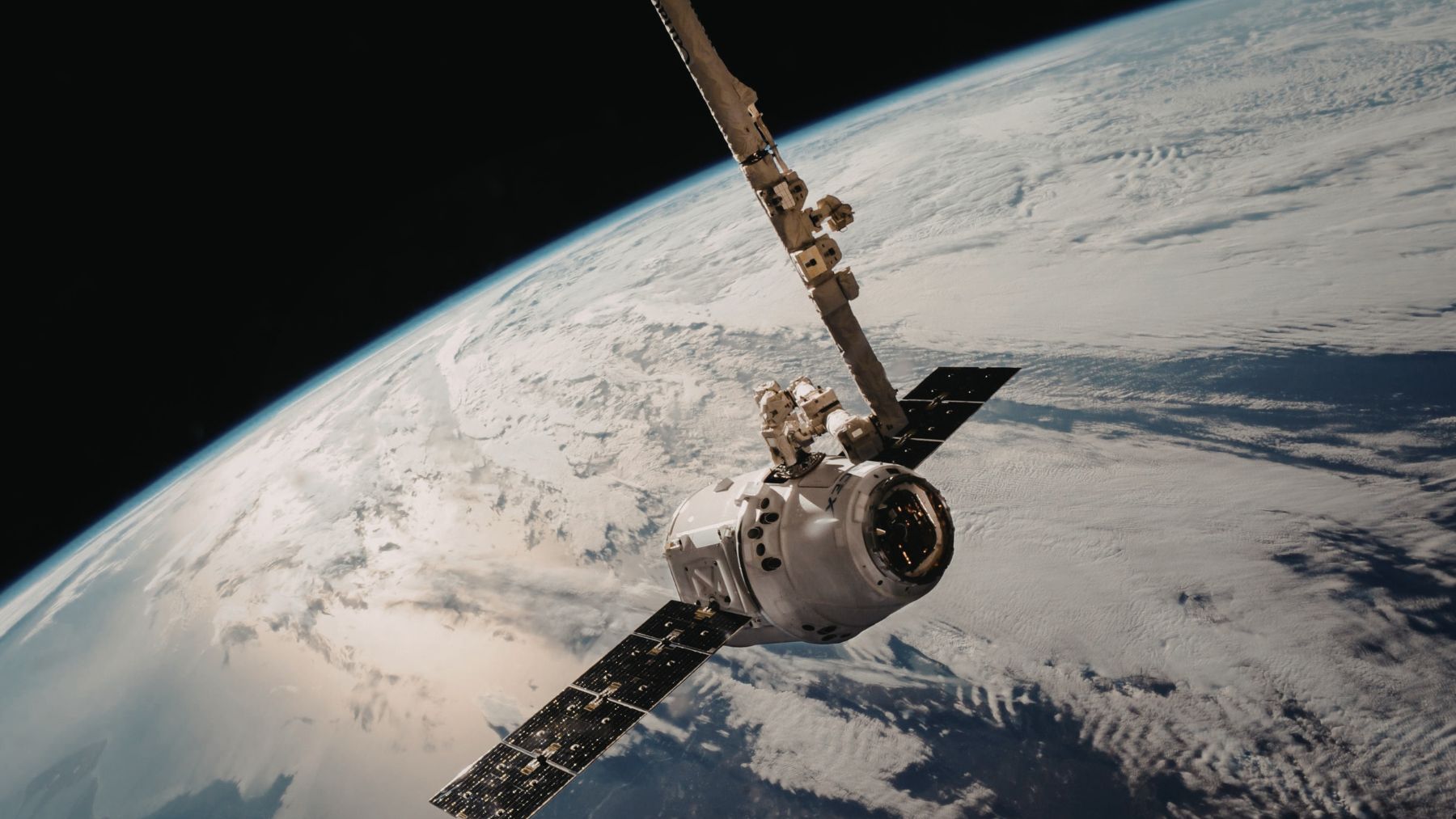 Nave espacial en órbita terrestre dentro del plan de China para explotar recursos del sistema solar hasta 2100.