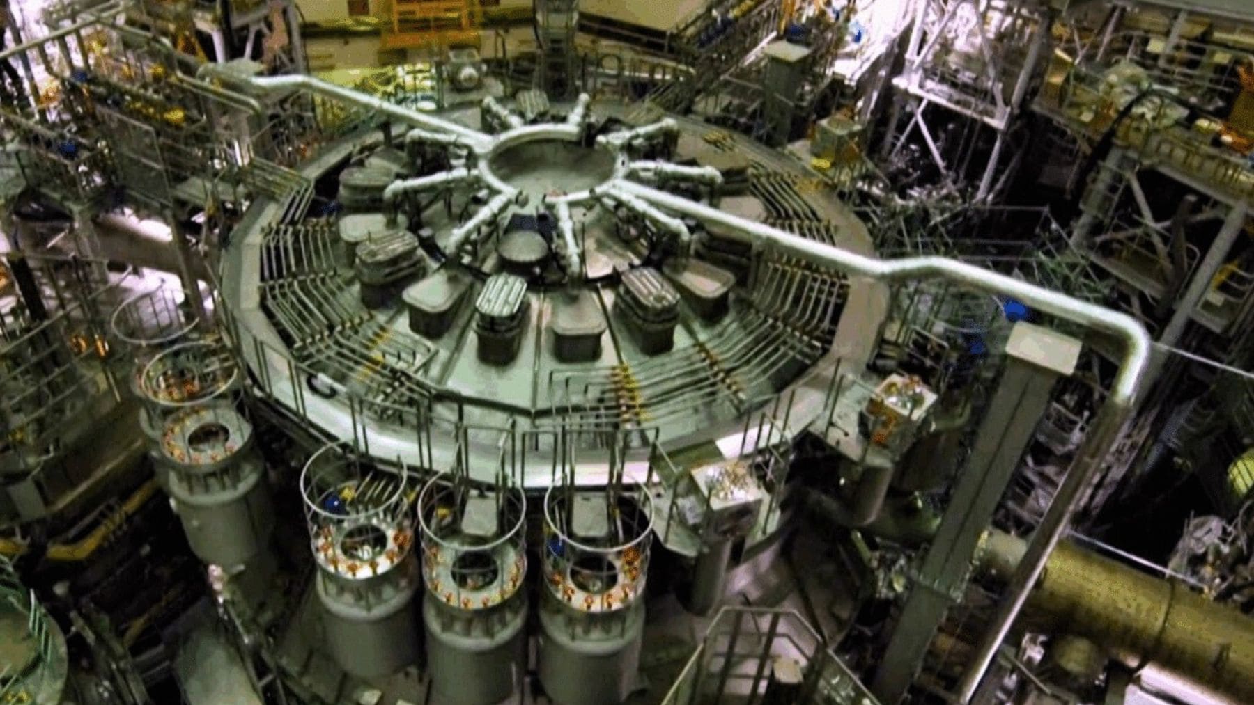 Interior del nuevo reactor nuclear sin agua desarrollado por China para operar en zonas desérticas.