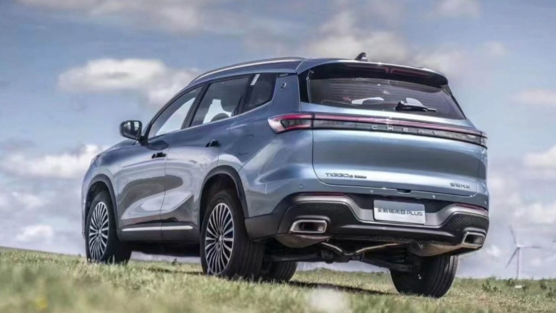 Lepas L8 SUV híbrido enchufable de Chery con 279 CV y 1300 km de autonomía en vista trasera.