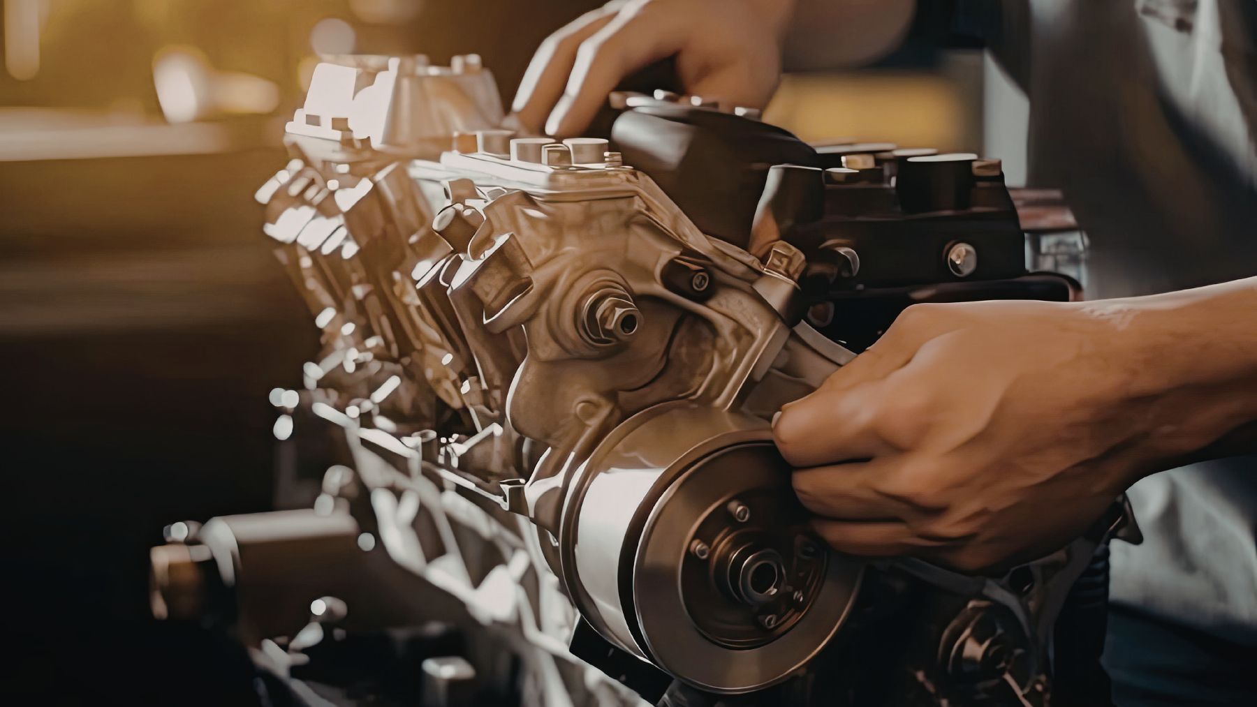 Motor industrial de gas modificado para funcionar con hidrógeno en pruebas de Kawasaki en Japón.