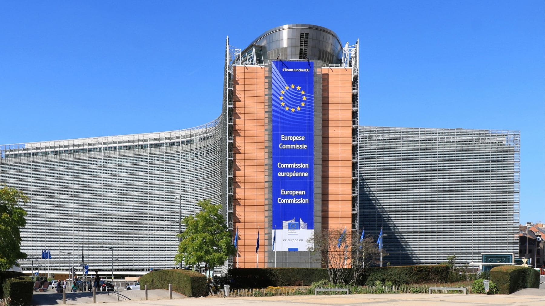 Sede de la Comisión Europea en Bruselas, edificio Berlaymont, ante alerta por riesgos de apagones vinculados a China.