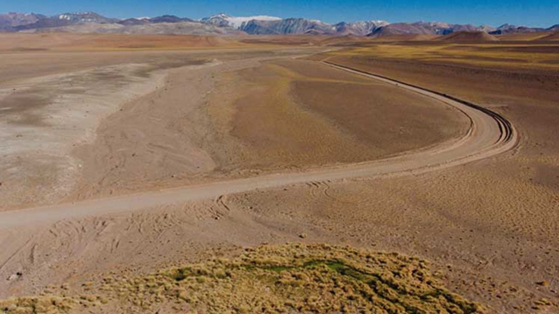 Paisaje del proyecto Filo del Sol en la cordillera entre Chile y Argentina, zona del gran yacimiento de cobre, oro y plata.