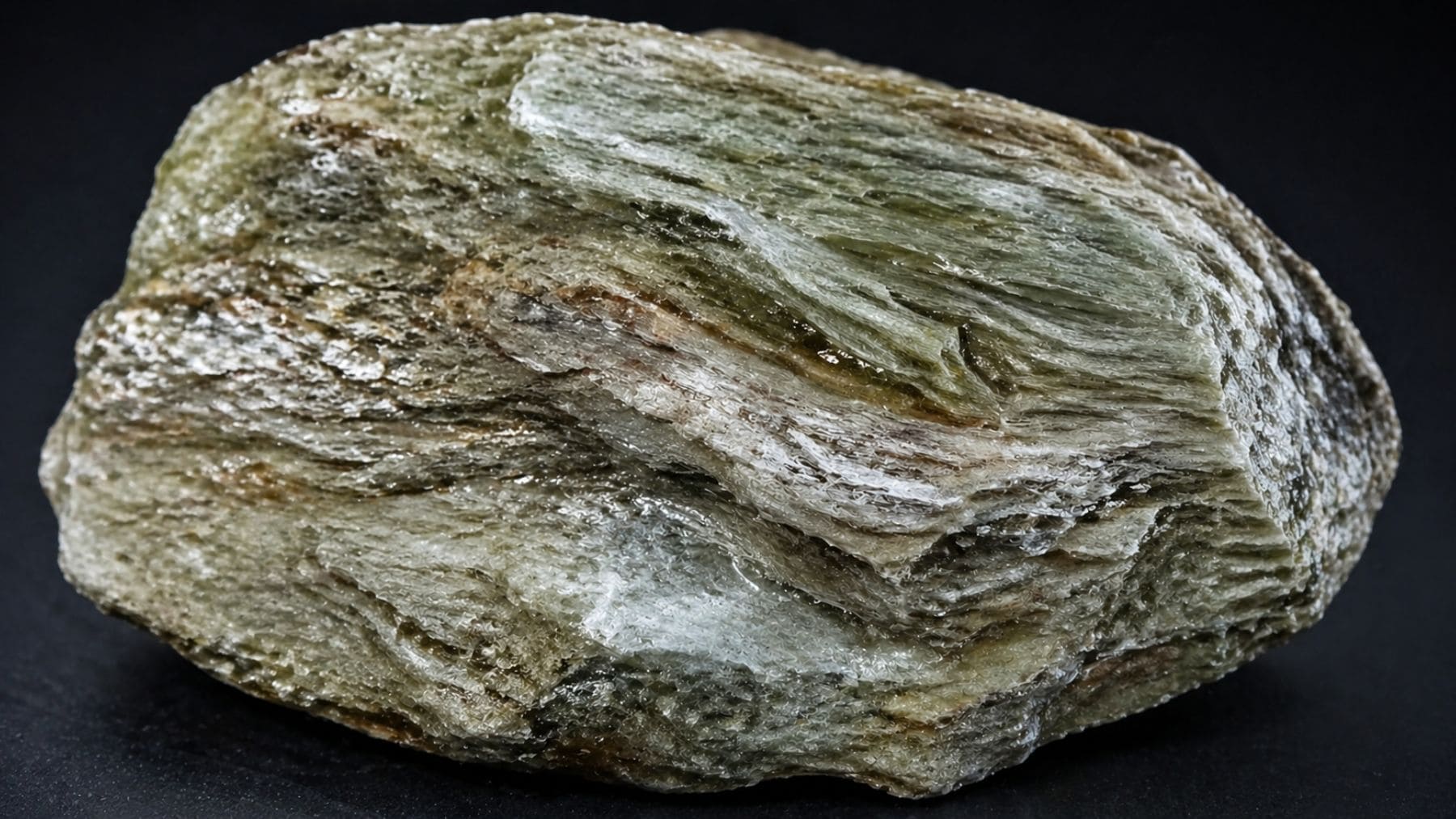 Muestra de ilita, mineral arcilloso descubierto en Corea del Sur con potencial para absorber metales pesados.