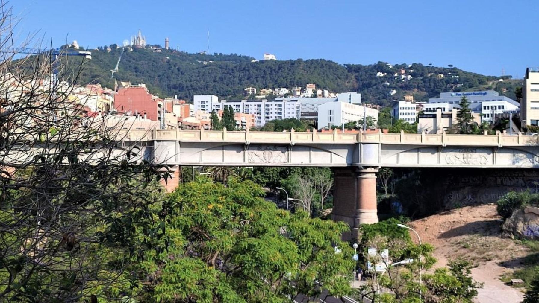 Viaducto de Vallcarca en Barcelona, zona donde se construirá el nuevo parque urbano de 10.000 metros cuadrados.