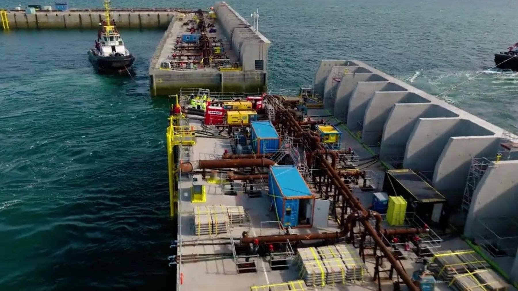 Contenedores gigantes de hormigón para construir la isla artificial energética de Bélgica en el Mar del Norte.