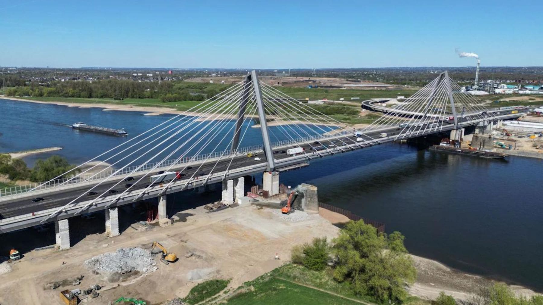 Megapuente de Alemania sobre el Rin en Leverkusen durante las obras de construcción de la nueva A1.