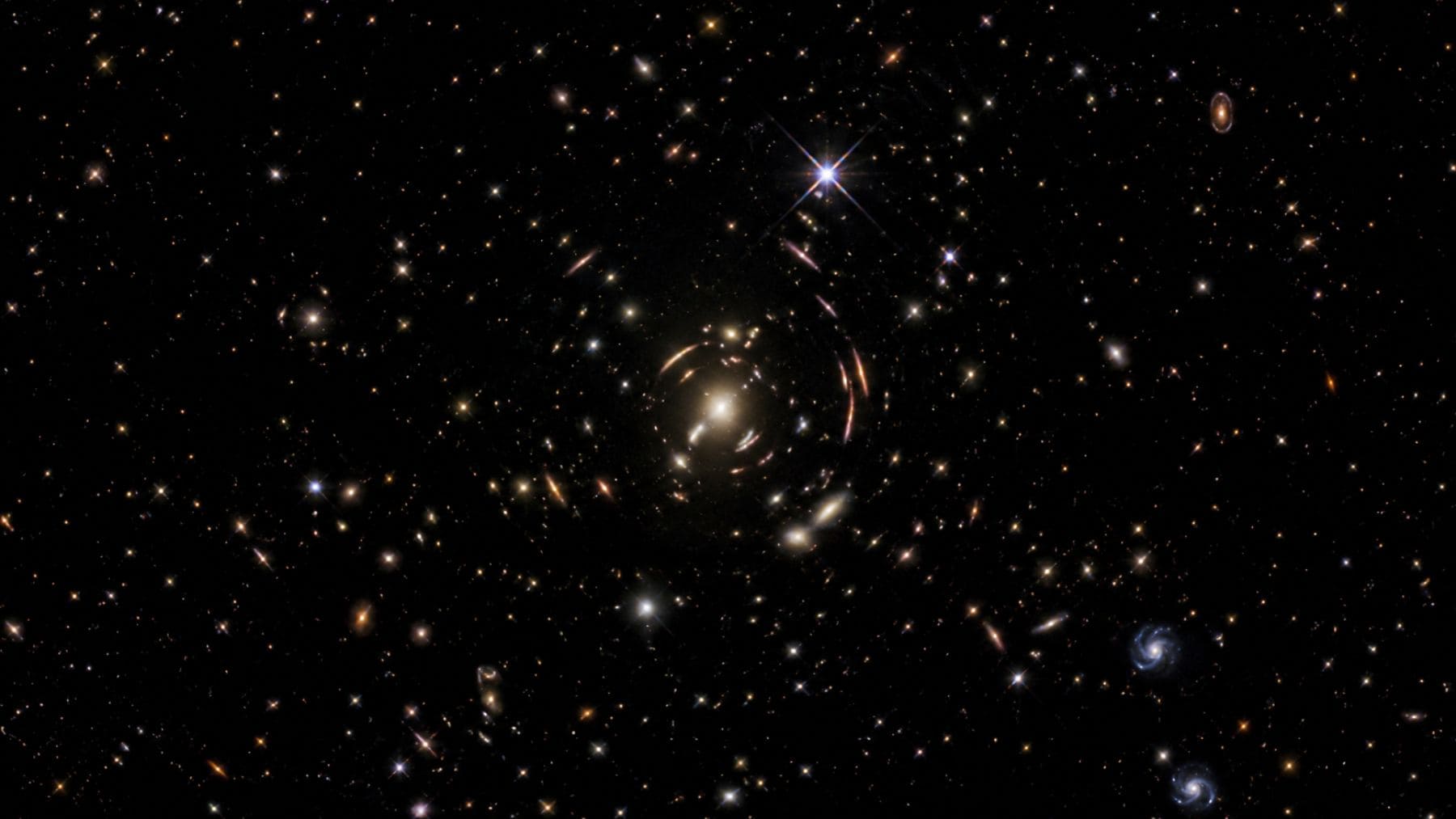 Imagen del telescopio James Webb mostrando la galaxia MRG-M0138, donde se encuentra el agujero negro inactivo más lejano medido hasta ahora.