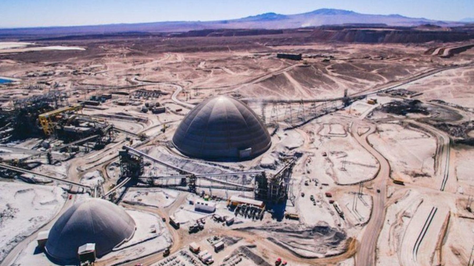 Domo de almacenamiento de mineral del proyecto Nueva Centinela en Antofagasta, Chile, durante su construcción.