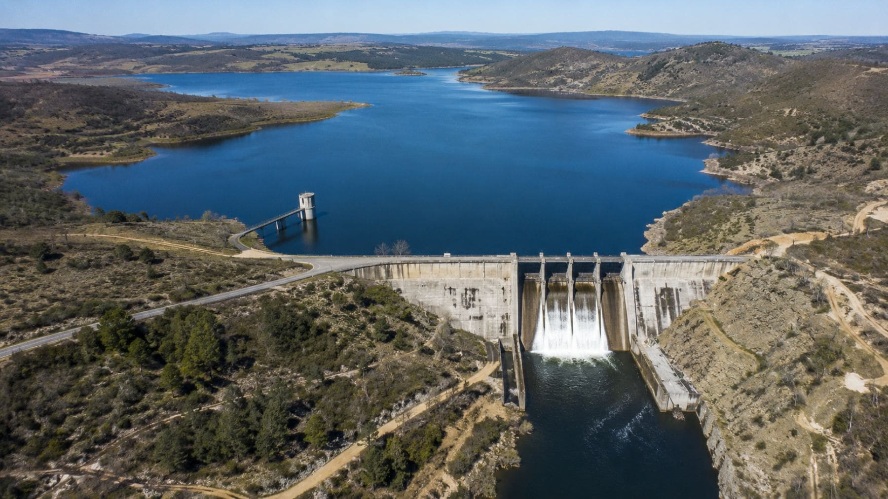 Embalse y presa de Irueña en Salamanca donde se construye una nueva central hidroeléctrica de 4,5 MW