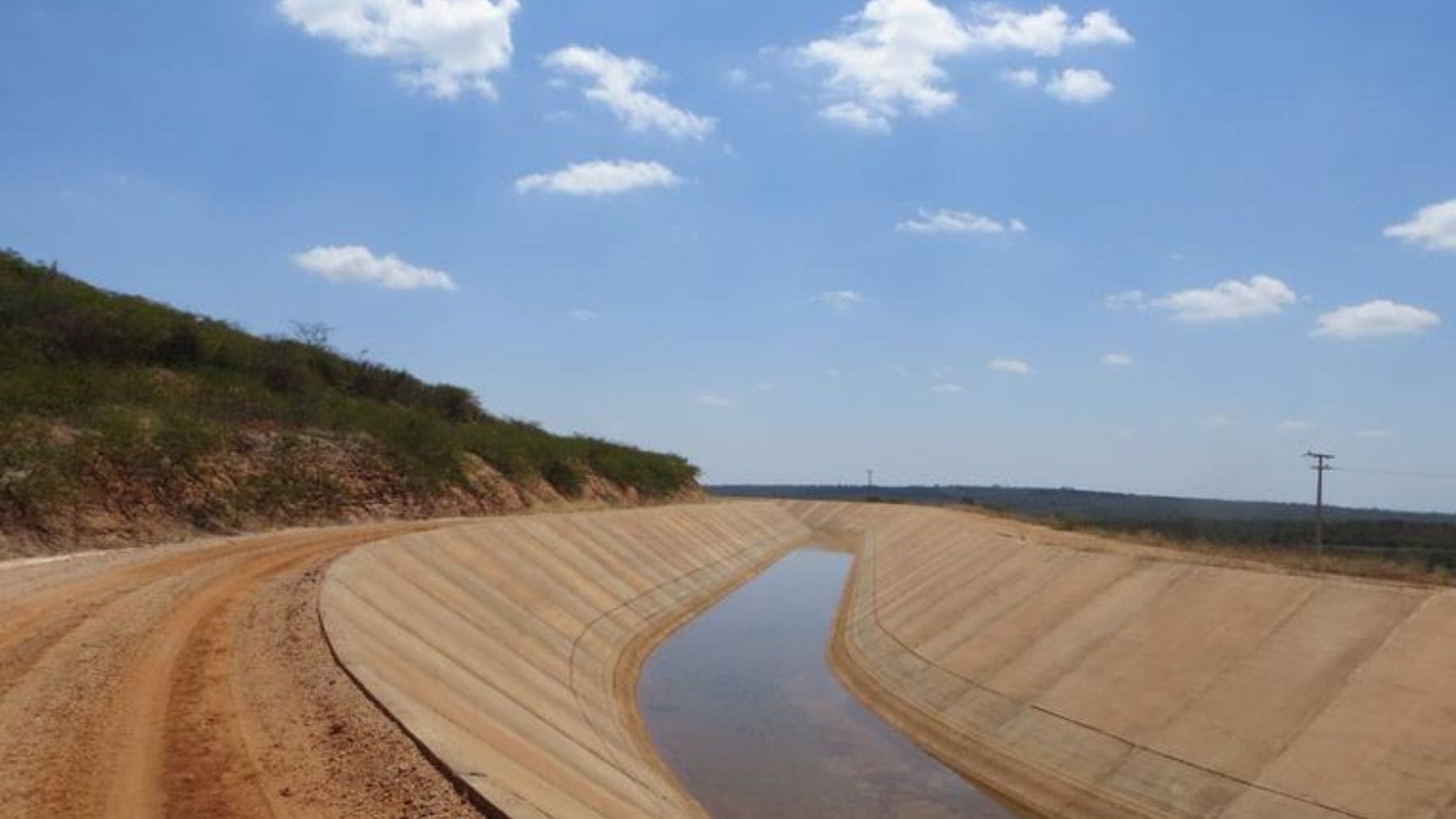 Canal del Cinturón de las Aguas de Ceará, el río artificial de 145 kilómetros construido en Brasil para transportar agua por gravedad.