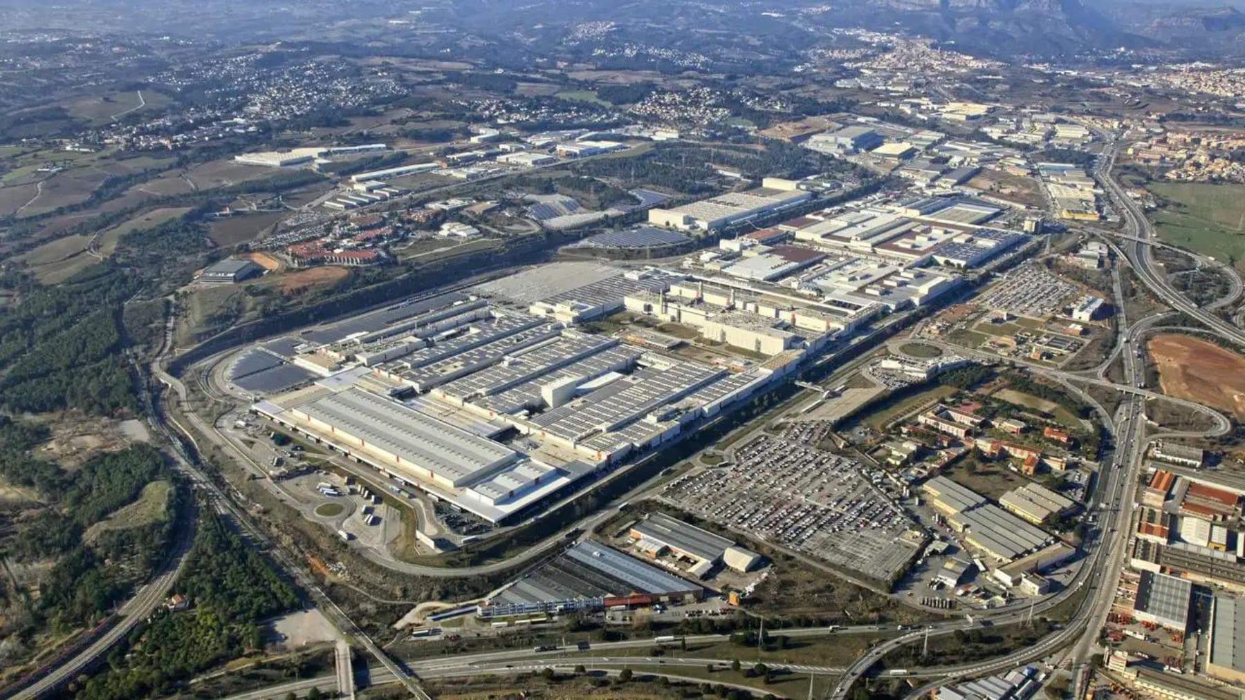 Vista aérea de una fábrica de automóviles en España durante la recuperación del empleo en la industria de la automoción.