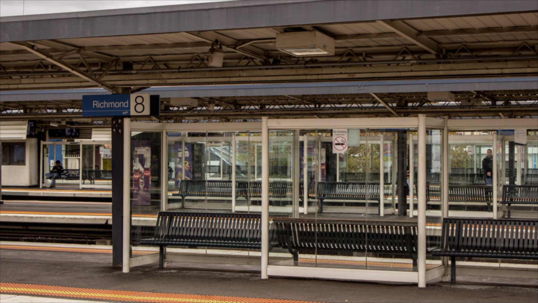 Andenes y vías de la estación de tren de Richmond, en Melbourne