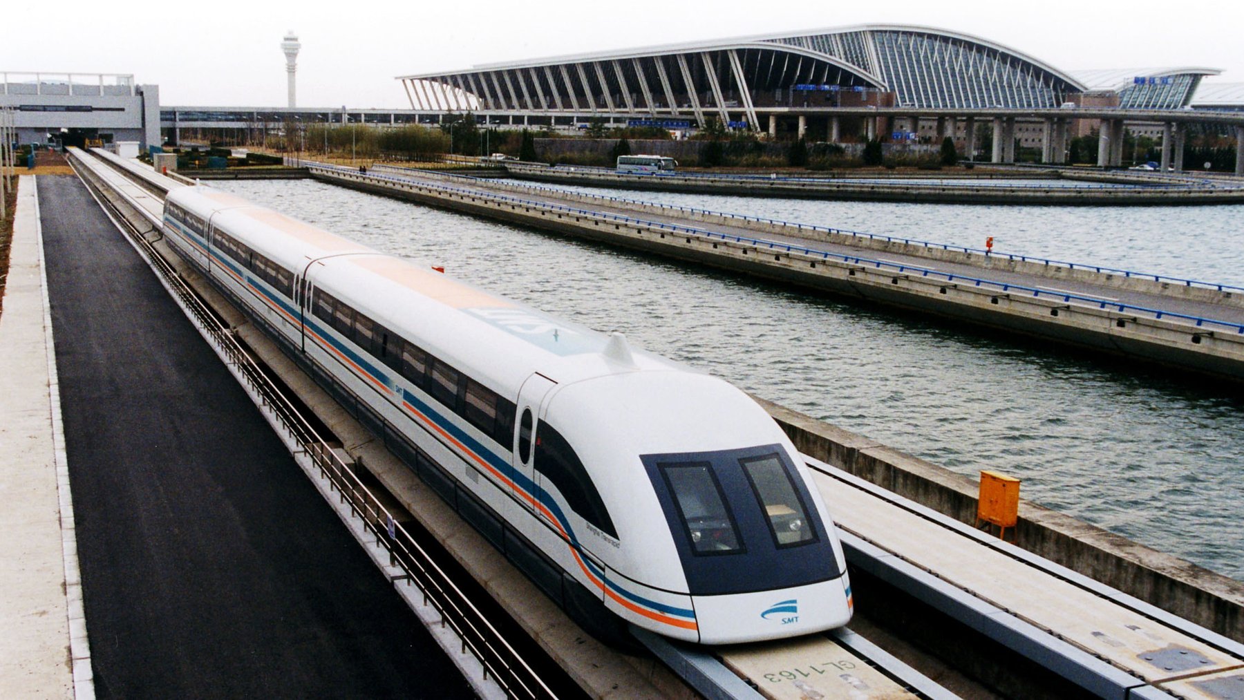 Tren maglev en la estación de Shanghái