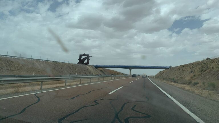 Calzada de la A-23 a la altura de Santa Eulalia del Campo (Teruel), uno de los tramos que se renovarán con asfalto reciclado