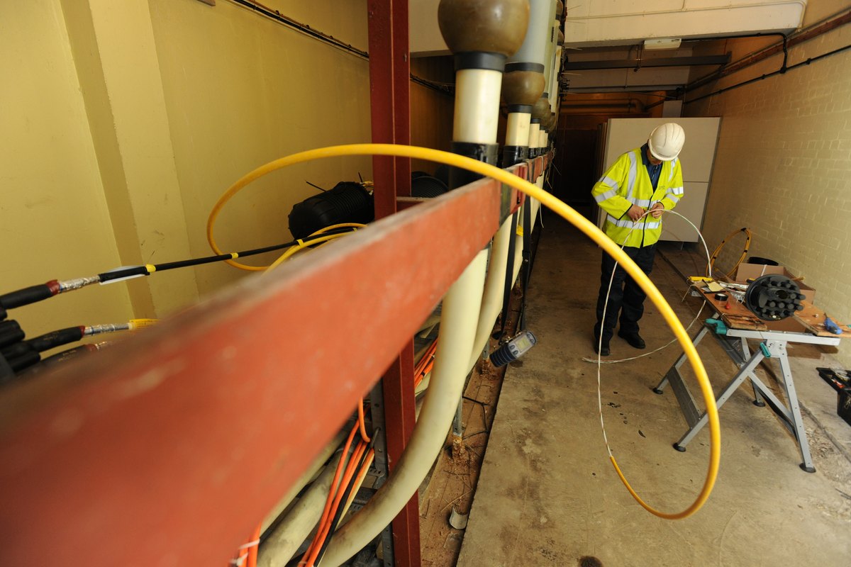 Ingeniero de Openreach en la central telefónica de Macclesfield