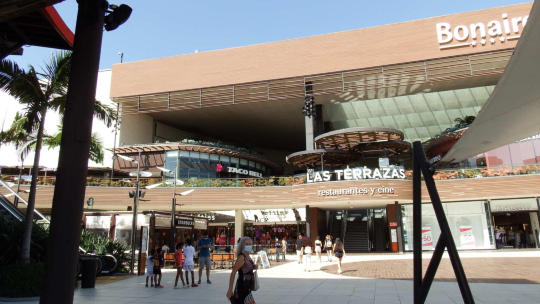 Centro comercial Bonaire, en Aldaia, donde está uno de los supermercados más baratos según la OCU