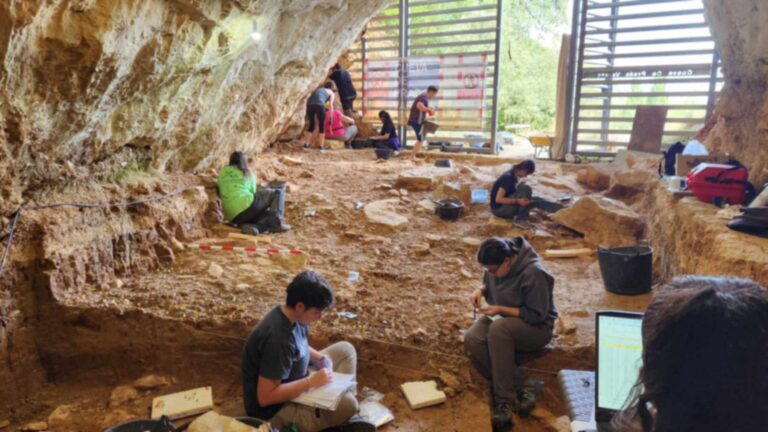 excavacion cueva prado vargas