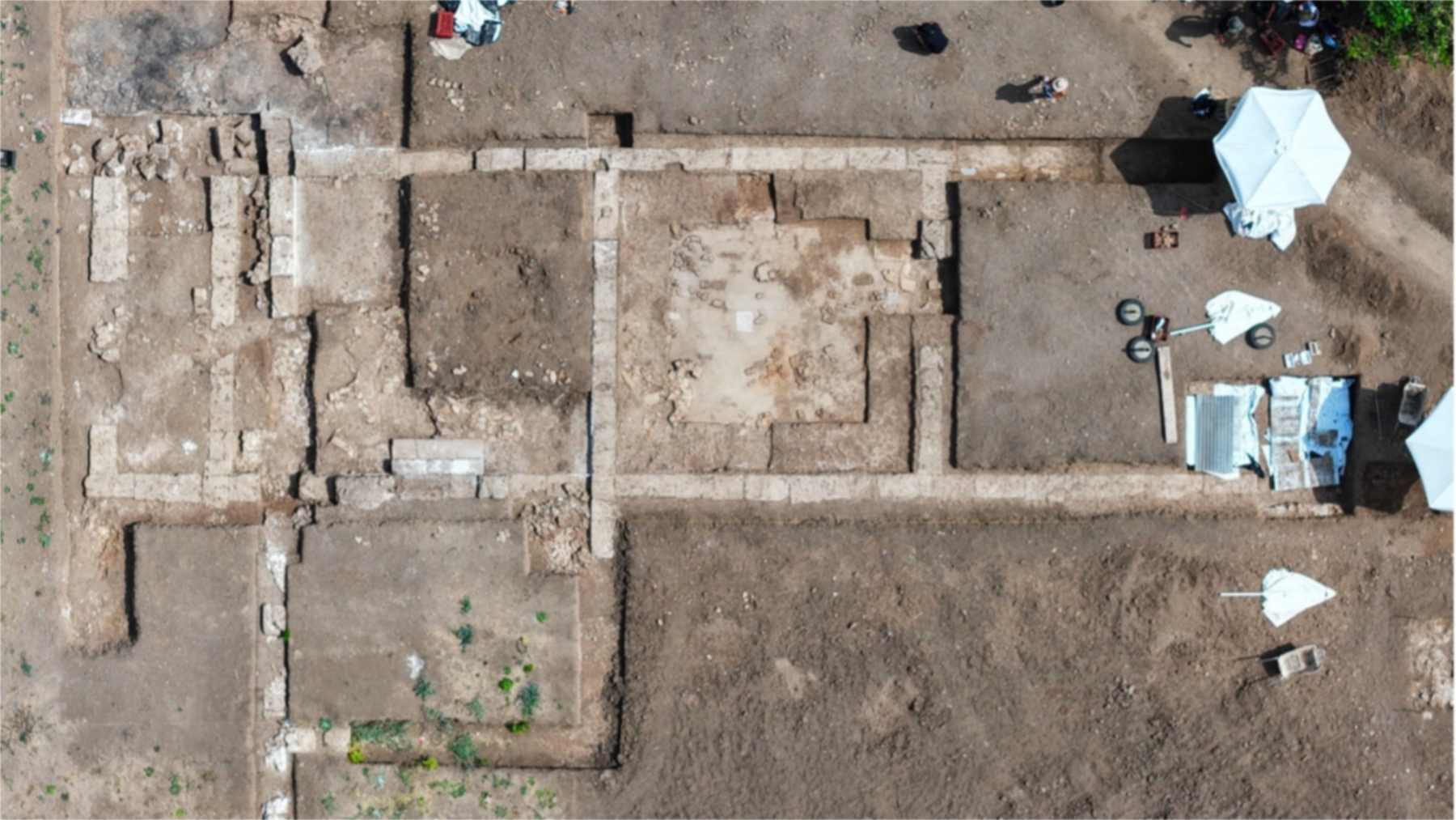 Excavación del conjunto de tres salas del Gimnasio Real de Mieza, donde enseñó Aristóteles a Alejandro Magno