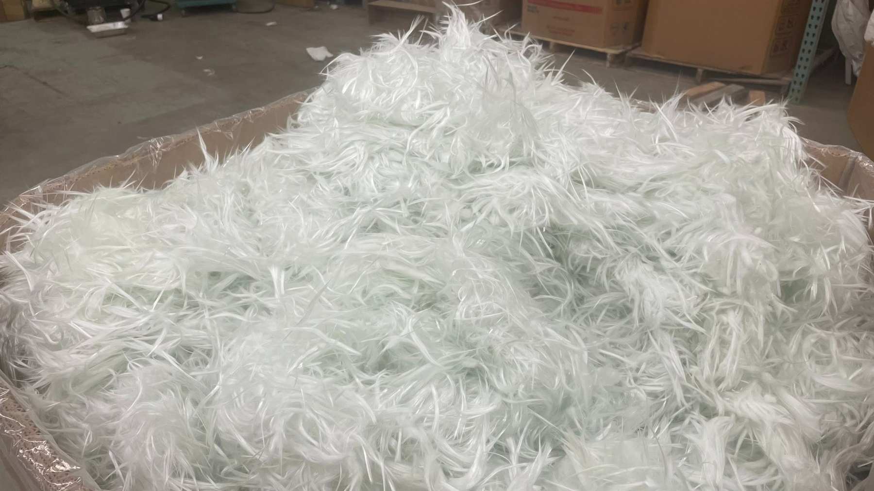 Fibra de vidrio recuperada de palas eólicas recicladas por Carbon Rivers