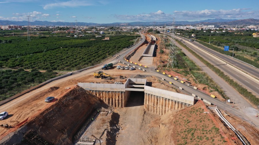 Obras del acceso ferroviario sur al puerto de Castellón vistas desde el aire